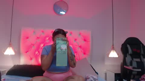 Snapshot of bubbiecherry chatting on October 2025 12:19:02 PM Cherry Lady online show from October 2025 12:19:02 PM