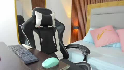 B  online show from September 2025 02:18:02 PM