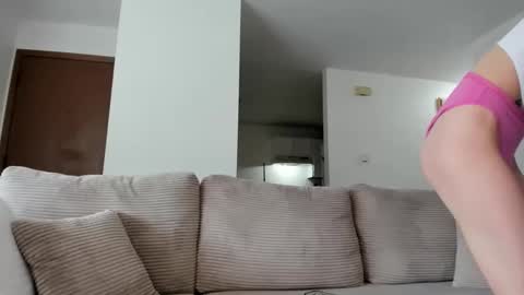 Snapshot of buffybarloe chatting on October 2025 06:29:01 PM Buffy online show from October 2025 06:29:01 PM