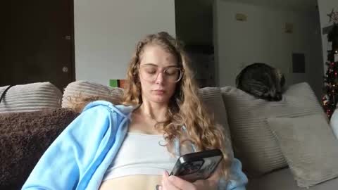 Snapshot of buffybarloe chatting on November 2025 06:19:02 PM Buffy online show from November 2025 06:19:02 PM