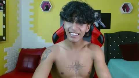 bull_cam online show from October 2025 04:18:01 PM