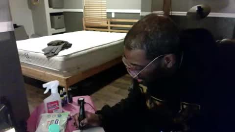 Snapshot of bungalowentertainment chatting on November 2025 06:56:02 AM Bungalow Entertainment online show from November 2025 06:56:02 AM