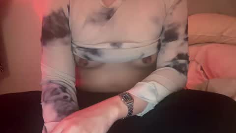 Snapshot of bunny_bigass1990 chatting on February 2025 06:32:02 AM Big Ass Bunny online show from February 2025 06:32:02 AM