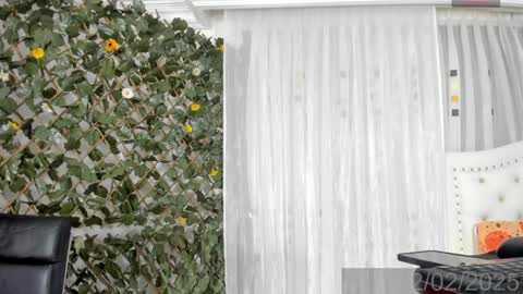 Snapshot of bunnyhots chatting on February 2025 12:47:02 AM Angela Santini online show from February 2025 12:47:02 AM