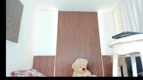 Snapshot of bunnyhots chatting on September 2025 06:35:01 AM Angela Santini online show from September 2025 06:35:01 AM