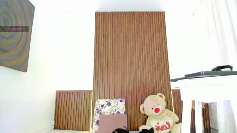 Snapshot of bunnyhots chatting on September 2025 06:15:01 AM Angela Santini online show from September 2025 06:15:01 AM