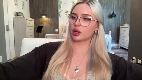 Snapshot of bunnykhalessi chatting on October 2025 09:59:02 PM OnlyFans BunnyKhalessi online show from October 2025 09:59:02 PM