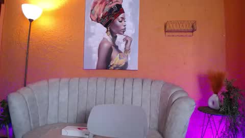 Snapshot of bunnyleahxxx chatting on October 2025 12:17:01 PM ANASTASIA online show from October 2025 12:17:01 PM