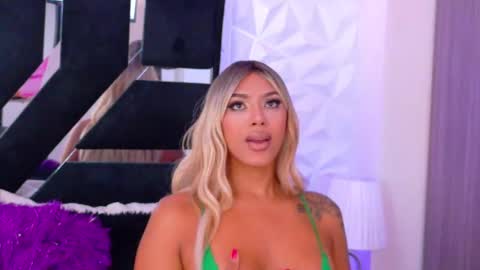 Snapshot of bunnynicolle chatting on January 2025 04:39:01 PM ONLYFANS online show from January 2025 04:39:01 PM