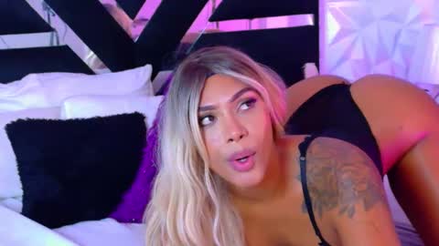 Snapshot of bunnynicolle chatting on March 2025 07:38:02 PM ONLYFANS online show from March 2025 07:38:02 PM