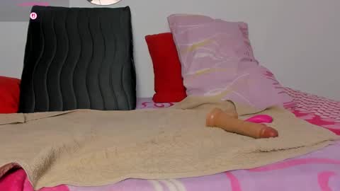 Isabella online show from September 2025 12:18:01 PM