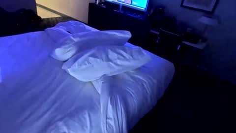 busy40somethingcpl online show from November 2025 04:58:02 AM