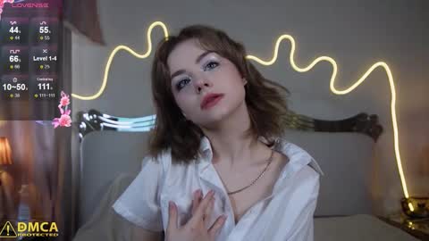 Snapshot of butterfly__girl chatting on October 2025 10:37:02 AM butterfly__girl online show from October 2025 10:37:02 AM