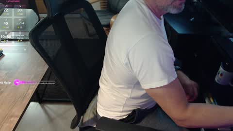 Snapshot of cabcam chatting on January 2025 03:50:02 AM Cab online show from January 2025 03:50:02 AM