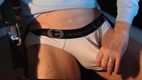 CAgay8 online show from December 2024 03:31:02 PM