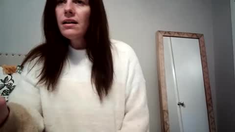 Snapshot of caitie__citrine chatting on December 2024 07:39:02 PM Caitie Citrine online show from December 2024 07:39:02 PM