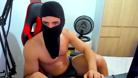 calihotcaliente27 online show from December 2024 05:12:01 PM