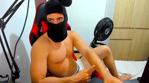 calihotcaliente27 online show from December 2024 12:03:01 PM