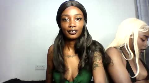 Snapshot of calin_3 chatting on October 2025 06:00:01 AM calin online show from October 2025 06:00:01 AM