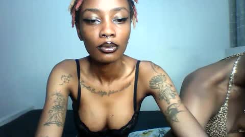 Snapshot of calin_3 chatting on October 2025 02:19:01 AM calin online show from October 2025 02:19:01 AM