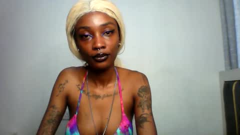 Snapshot of calin_3 chatting on November 2025 06:55:01 AM calin online show from November 2025 06:55:01 AM