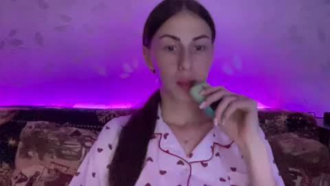 Snapshot of call_me_dad_ chatting on December 2024 10:32:01 PM Anna online show from December 2024 10:32:01 PM