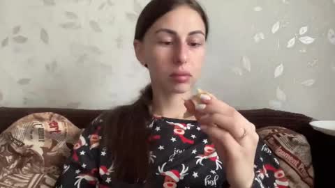 Snapshot of call_me_dad_ chatting on December 2024 10:45:02 AM Anna online show from December 2024 10:45:02 AM