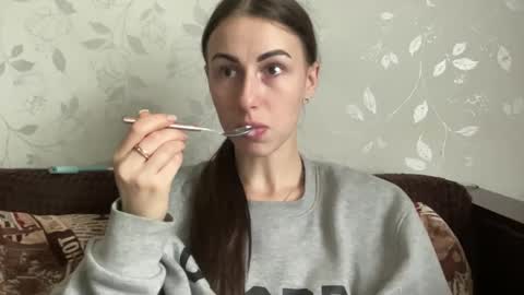 Snapshot of call_me_dad_ chatting on January 2025 09:56:01 AM Anna online show from January 2025 09:56:01 AM