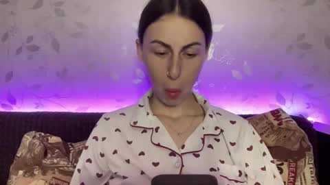 Snapshot of call_me_dad_ chatting on January 2025 10:07:02 PM Anna online show from January 2025 10:07:02 PM