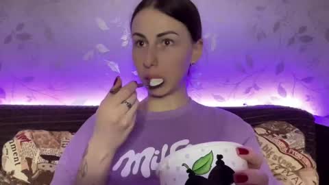 Snapshot of call_me_dad_ chatting on March 2025 10:19:02 PM Anna online show from March 2025 10:19:02 PM