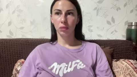 Snapshot of call_me_dad_ chatting on October 2025 07:43:01 PM Anna online show from October 2025 07:43:01 PM