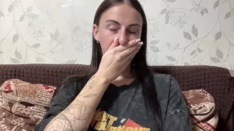 Snapshot of call_me_dad_ chatting on October 2025 09:04:01 PM Anna online show from October 2025 09:04:01 PM