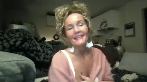 Snapshot of callmebabyt chatting on October 2025 10:06:02 PM callmebabyt online show from October 2025 10:06:02 PM