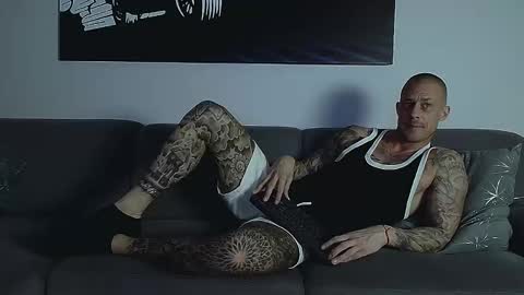 Calvin  online show from October 2025 10:21:01 PM