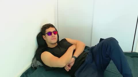 camara110 online show from October 2025 12:34:01 AM