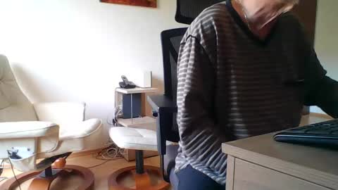 Snapshot of camcologne chatting on October 2025 09:30:02 AM camcologne online show from October 2025 09:30:02 AM