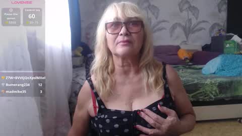 Snapshot of camdiva1 chatting on November 2025 06:49:01 AM CamDiva1 online show from November 2025 06:49:01 AM