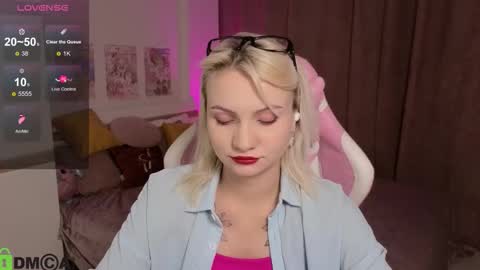 Cameron online show from October 2025 08:03:02 PM