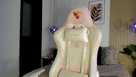 Cameron  online show from October 2025 08:44:01 PM