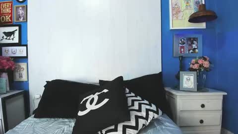 --- Cameron --- online show from November 2025 09:37:02 PM