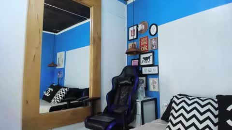 --- Cameron --- online show from November 2025 09:36:02 PM