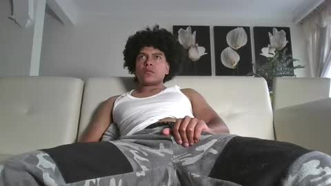 Snapshot of camfaber chatting on October 2025 07:53:02 PM Stiven online show from October 2025 07:53:02 PM