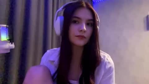 Hello My name is Rina  im new model here and little but shy but curious. online show from September 2025 03:33:01 PM