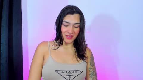 Snapshot of camila_coxx chatting on December 2024 05:35:02 PM s online show from December 2024 05:35:02 PM