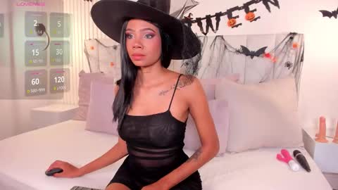 Snapshot of camila_moretti chatting on October 2025 11:44:01 AM Camila online show from October 2025 11:44:01 AM