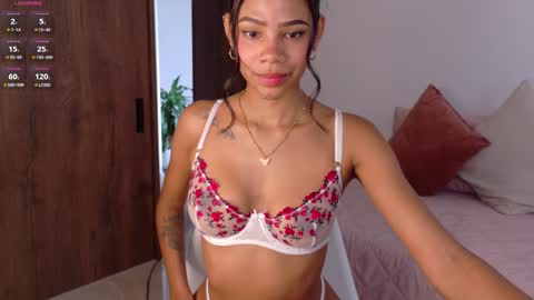 Snapshot of camila_moretti chatting on November 2025 04:28:02 PM Camila online show from November 2025 04:28:02 PM