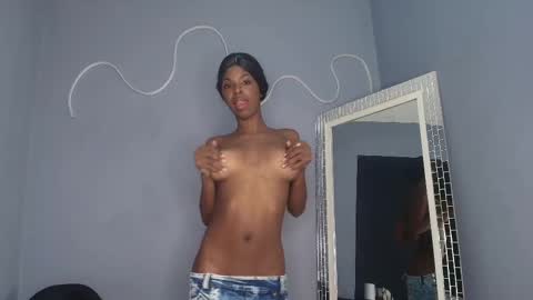 C A M I L A  online show from October 2025 07:22:01 PM