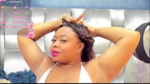 Snapshot of camilabenitezz chatting on October 2025 12:19:01 AM camila benitez online show from October 2025 12:19:01 AM