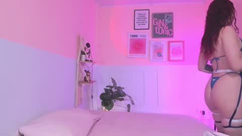 Camila  online show from October 2025 11:43:01 AM