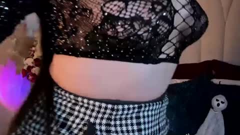 Camila online show from October 2025 08:31:01 PM